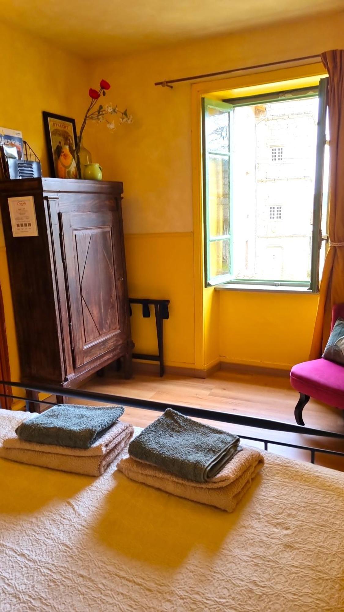 D'hotes La Fougeraie Bed & Breakfast Malvières